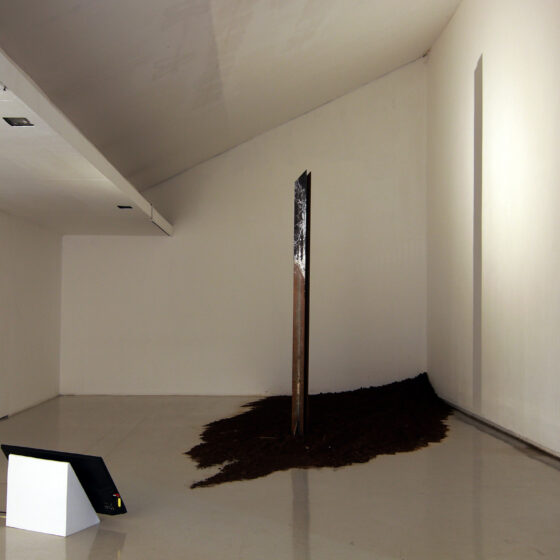 06-Zen-Teh-_After-Monument-Aquifer-of-Time-2019-Second-hand-construction-H-beam-with-imprinted-image-and-single-channel-video-20000cm-x-13000cm-x-300cm-Image-courtesy-of-Selasar-Sunaryo-Art-Space