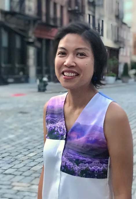 Pinky Ibarra Urmaza. Profile photo from the artists website