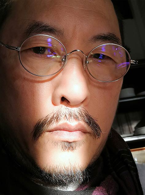 Manit Sriwanichpoom. Photo courtesy of the artist.